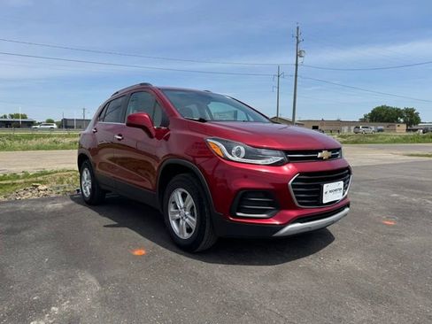 Used 2018 Chevrolet Trax LT w/ LT Convenience Package AWD/4WD image 29