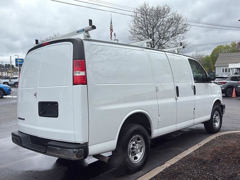 Used 2022 Chevrolet Express 2500 w/ Driver Convenience Package RWD image 4