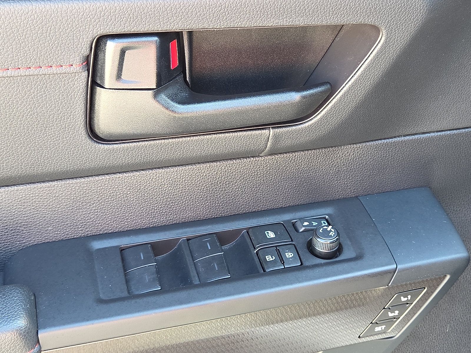Used 2023 Toyota Sequoia TRD Pro AWD/4WD image 15
