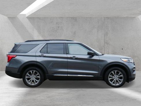 Certified 2023 Ford Explorer XLT w/ Equipment Group 202A AWD/4WD image 2
