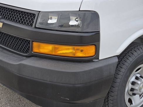 Used 2020 Chevrolet Express 2500 w/ Communications Package RWD image 9