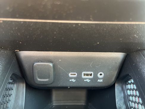 Used 2021 Chevrolet TrailBlazer RS w/ Sun and Liftgate Package FWD image 39