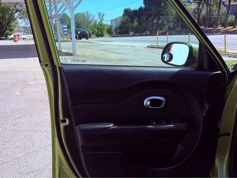 Used 2019 Kia Soul w/ Convenience Package image 17