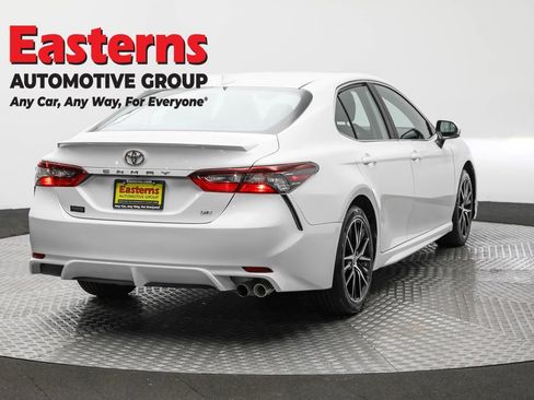 Used 2024 Toyota Camry SE FWD image 5