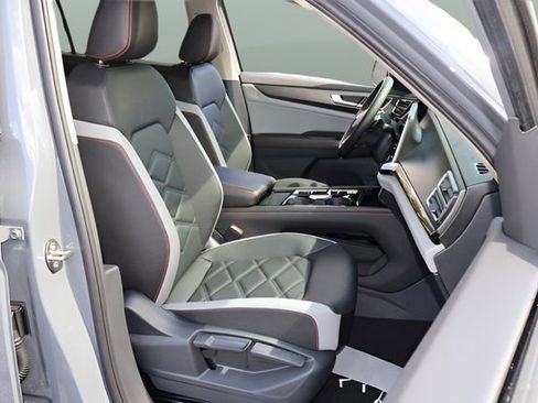 New 2026 Volkswagen Atlas Peak Edition AWD/4WD image 18