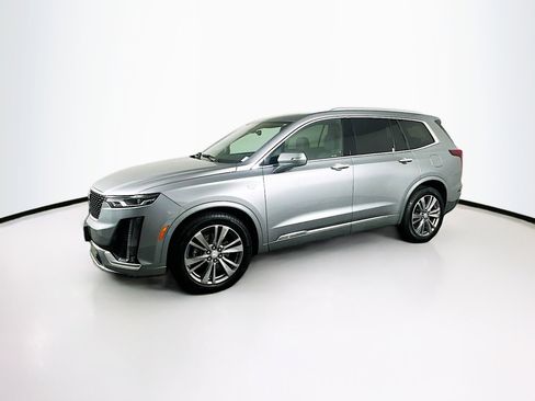 Used 2025 Cadillac XT6 Premium Luxury image 4