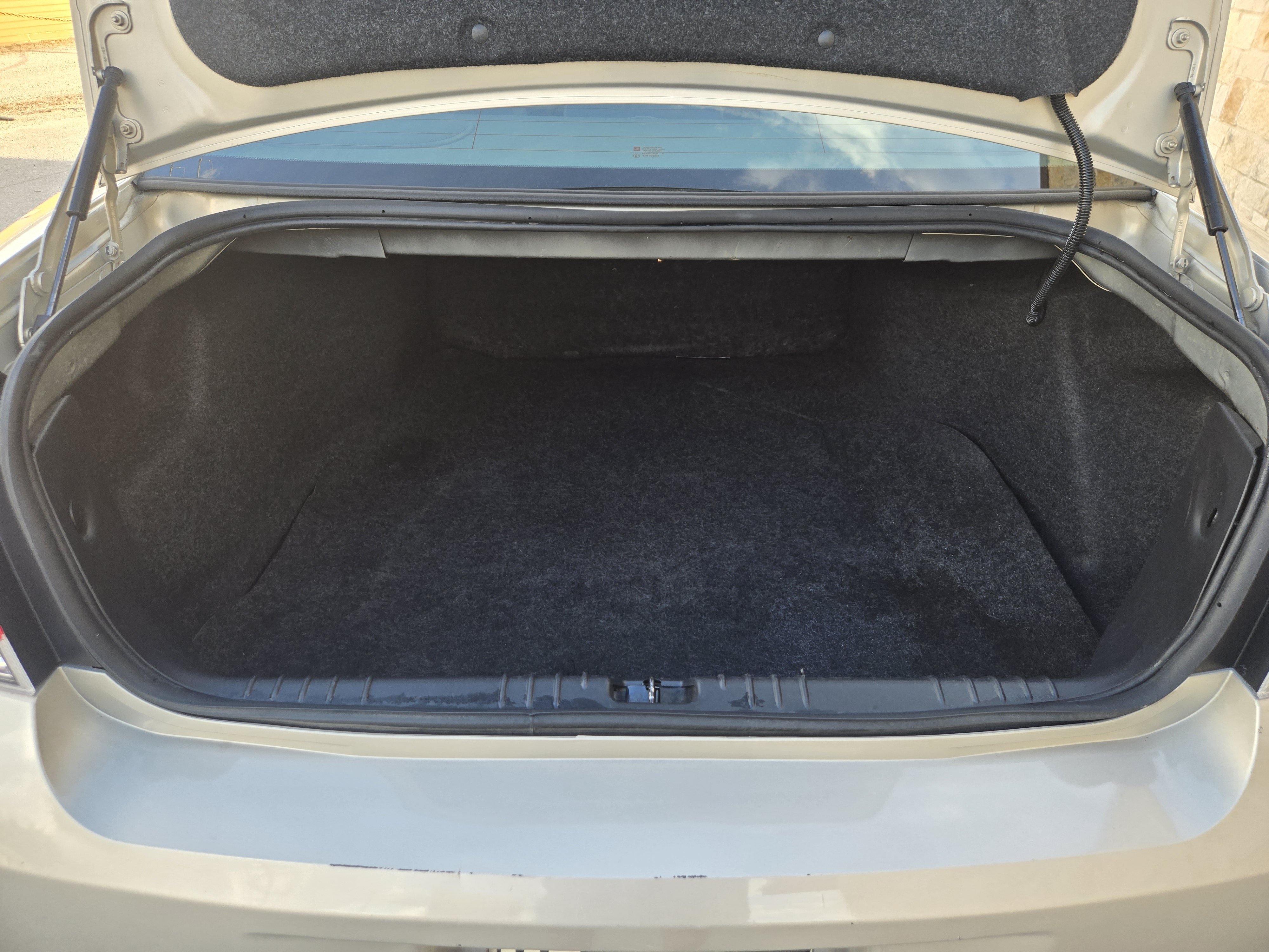 Used 2011 Chevrolet Impala LS FWD image 17