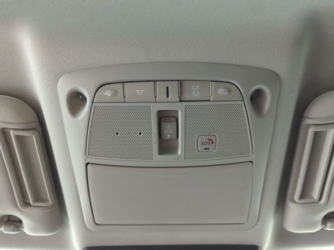 Used 2022 Nissan Armada SL w/ Captain's Chairs Package RWD image 30