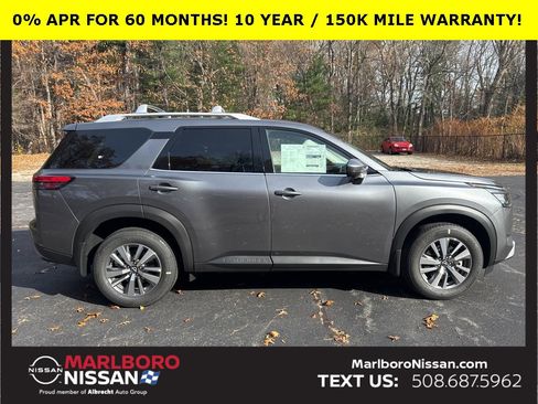 New 2025 Nissan Pathfinder SL image 8