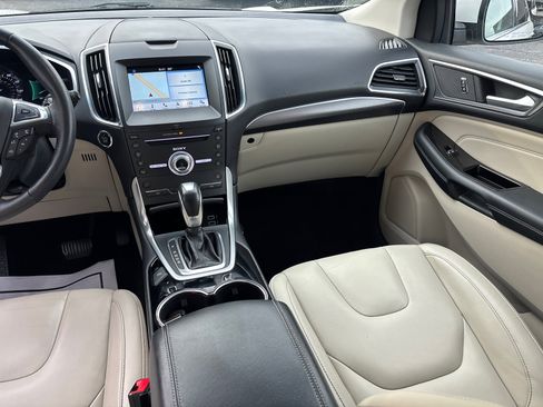 Used 2018 Ford Edge Titanium w/ Technology Package image 31