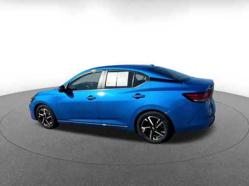 Used 2025 Nissan Sentra SV FWD image 9