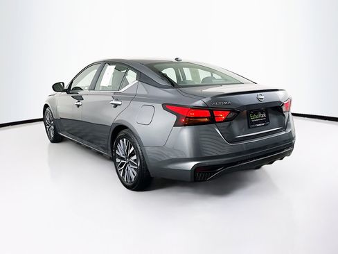 Used 2025 Nissan Altima 2.5 SV image 5
