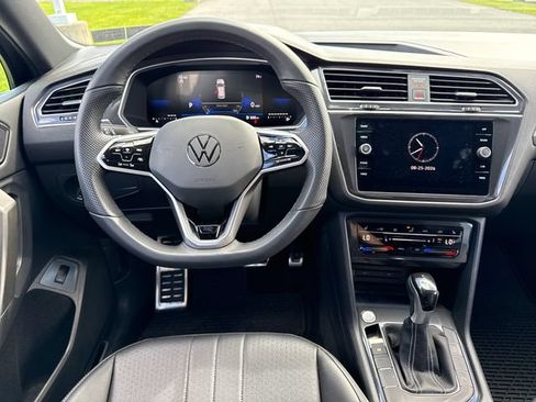 Certified 2023 Volkswagen Tiguan SE R-Line FWD image 19