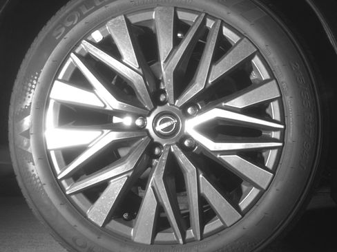Used 2025 Nissan Altima 2.5 SV FWD image 15