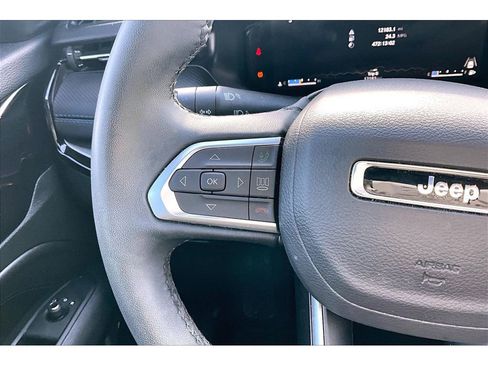 Used 2025 Jeep Compass Limited w/ High Altitude Package image 24