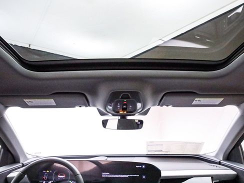 New 2025 Audi Q6 e-tron Premium Plus AWD/4WD image 18