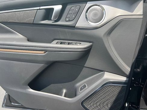 New 2026 Buick Enclave Avenir w/ Super Cruise Package image 13