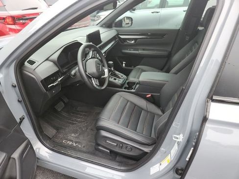 Used 2026 Honda CR-V Sport Touring image 4