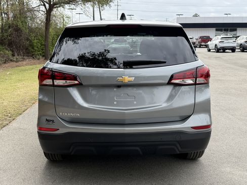 Used 2024 Chevrolet Equinox LS w/ LS Convenience Package FWD image 11