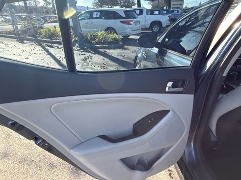 Used 2015 Kia Optima EX image 29