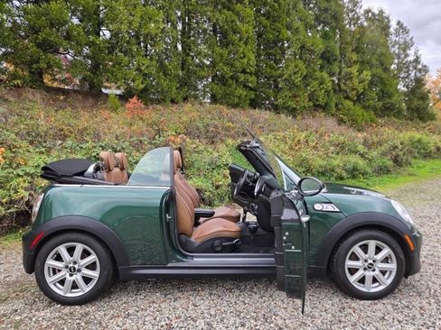Used 2015 MINI Cooper S image 2