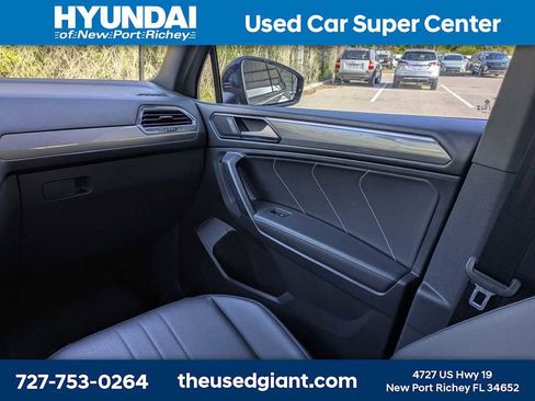 Used 2023 Volkswagen Tiguan SE R-Line image 22