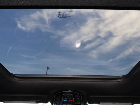 Used 2021 Jeep Grand Cherokee L Overland image 12