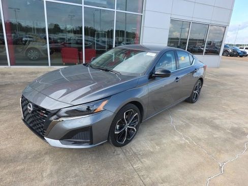 Used 2025 Nissan Altima 2.5 SR FWD image 6