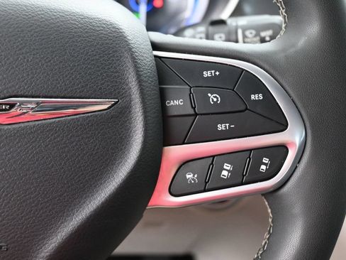 Used 2024 Chrysler Pacifica Touring-L FWD image 35