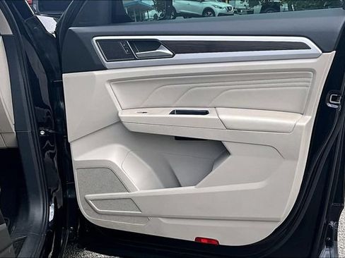 Used 2023 Volkswagen Atlas SE w/ Black Wheel Package FWD image 27