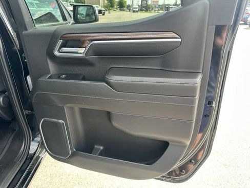 Used 2023 Chevrolet Silverado 1500 LT AWD/4WD image 11