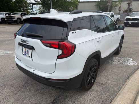 Used 2021 GMC Terrain SLT w/ Elevation Edition FWD image 4