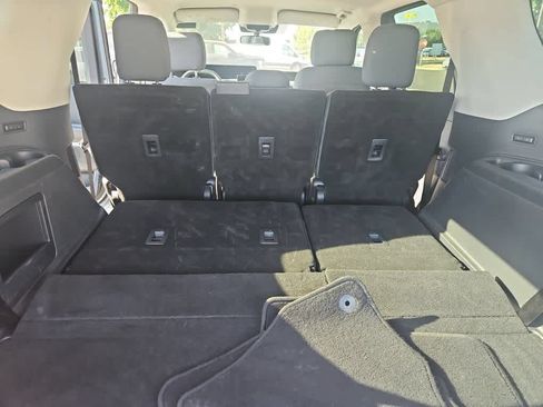 Used 2025 Ford Expedition Active RWD image 9