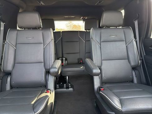 Used 2023 Cadillac Escalade Premium Luxury RWD image 33
