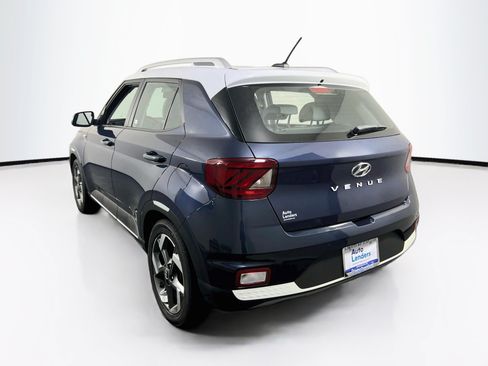 Used 2023 Hyundai Venue Limited w/ Cargo Package FWD image 7