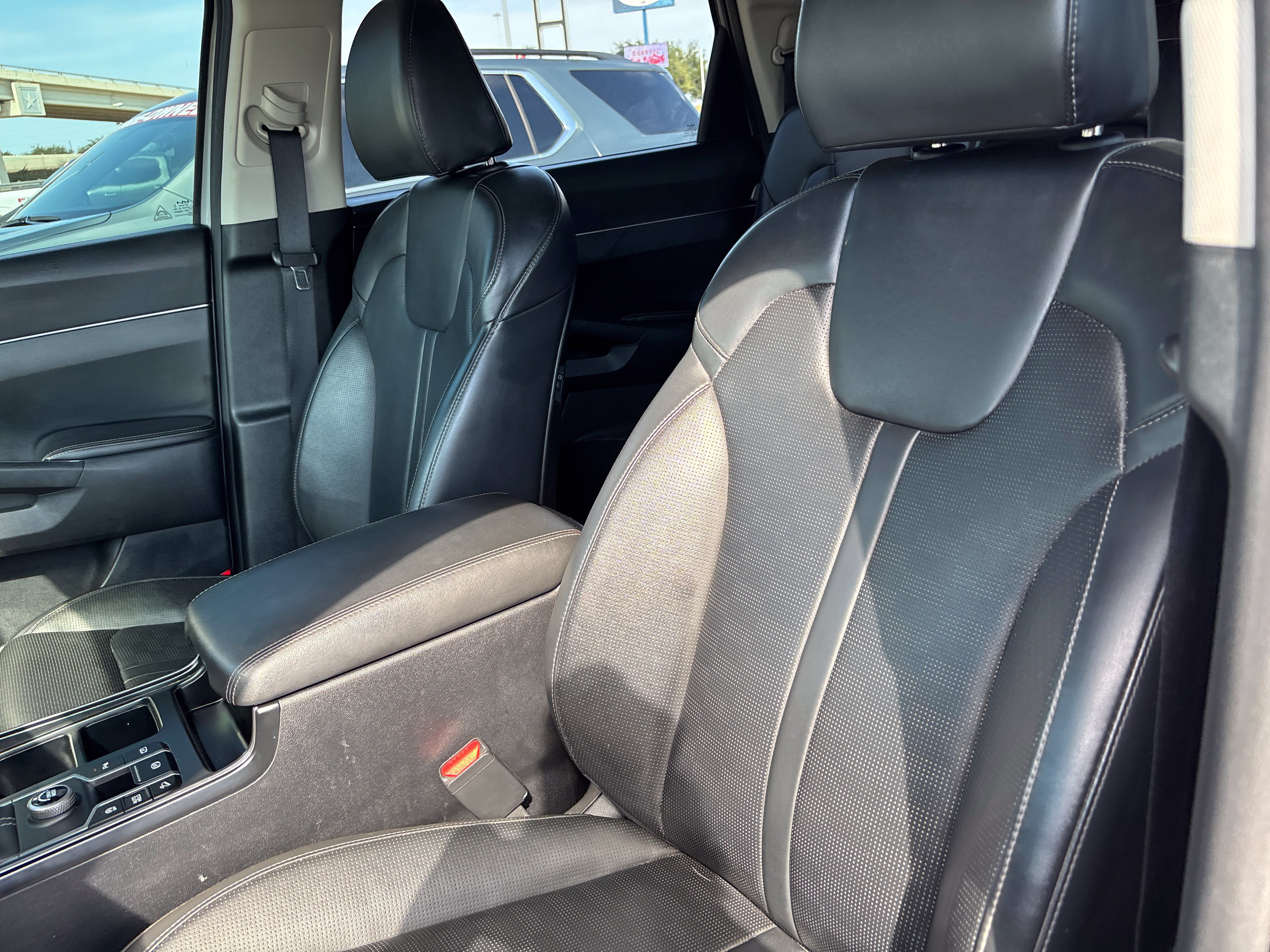 Used 2024 Kia Sorento S w/ Panoramic Sunroof Package FWD image 37