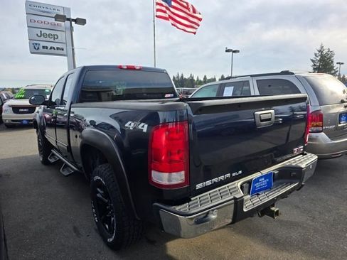 Used 2010 GMC Sierra 1500 SLE w/ Max Trailering Pack image 5