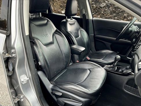 Used 2019 Jeep Compass Limited image 7