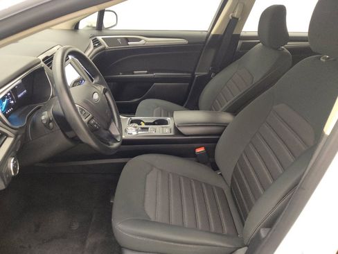 Used 2020 Ford Fusion SE image 17