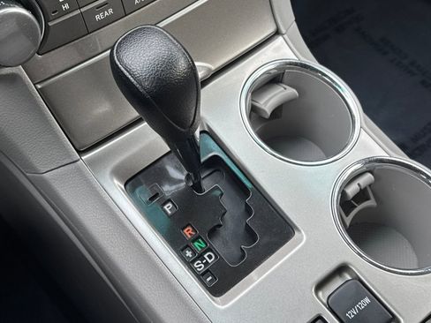 Used 2012 Toyota Highlander FWD image 22