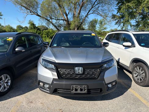 Used 2019 Honda Passport EX-L image 2