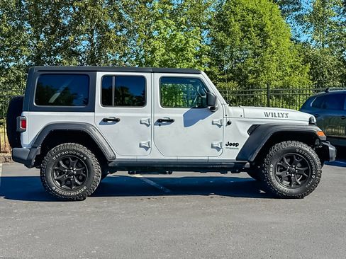 Used 2022 Jeep Wrangler Unlimited Sport AWD/4WD image 2