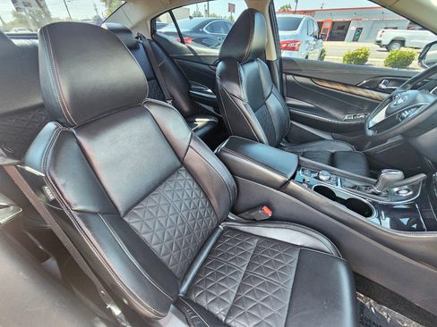 Used 2017 Nissan Maxima Platinum w/ Medallion Package image 19