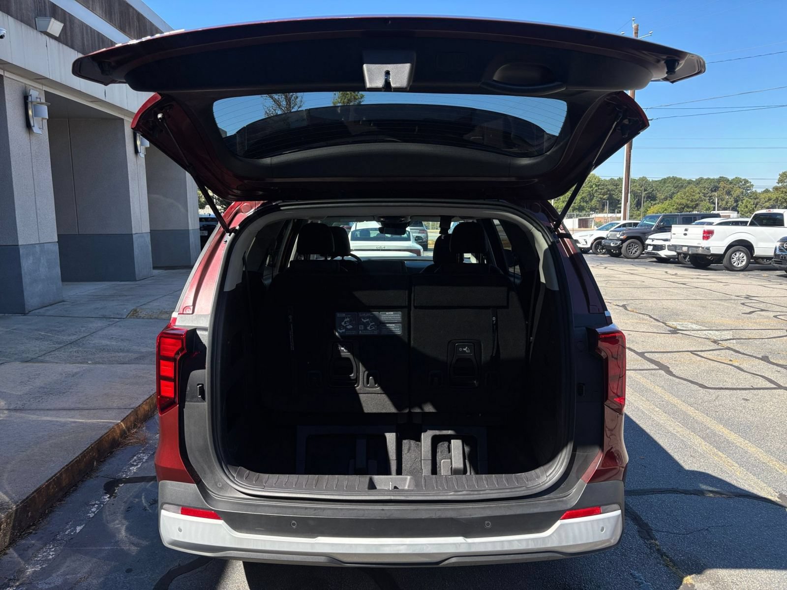 Used 2026 Kia Carnival FWD image 33