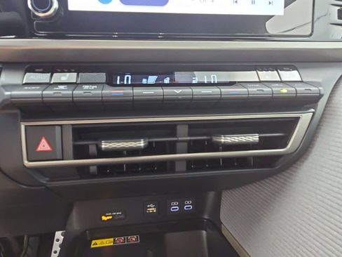 Certified 2026 Toyota Camry SE w/ Convenience Package FWD image 22