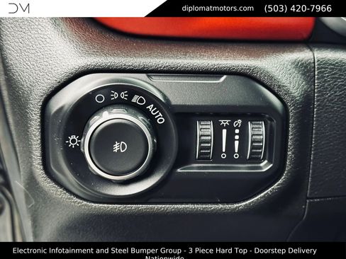 Used 2018 Jeep Wrangler Unlimited Rubicon AWD/4WD image 31