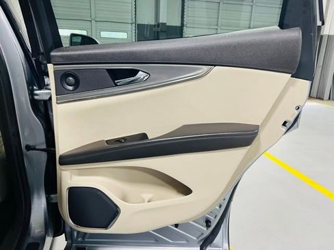 Used 2020 Lincoln Nautilus Reserve FWD image 33