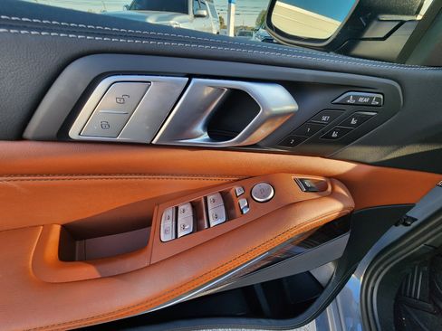 Used 2026 BMW X7 xDrive40i w/ Executive Package image 22