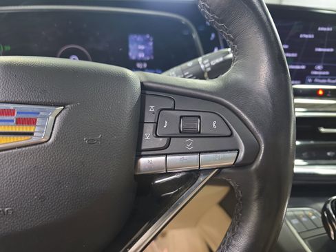 Used 2024 Cadillac Escalade Premium Luxury RWD image 18