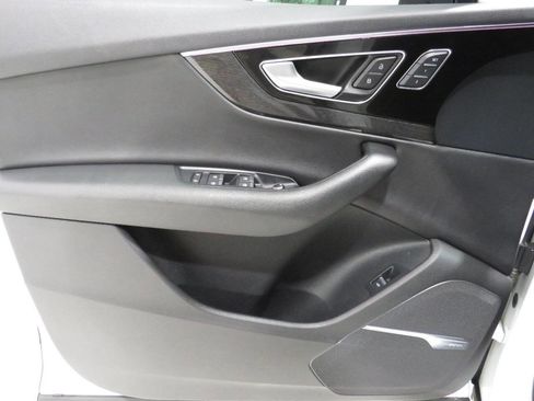Used 2019 Audi Q7 3.0T Prestige w/ Prestige Package AWD/4WD image 29